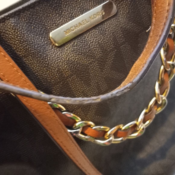 NWT Michael Kors Harper Large  Signature PVC Tote - Brown - Picture 9 of 15